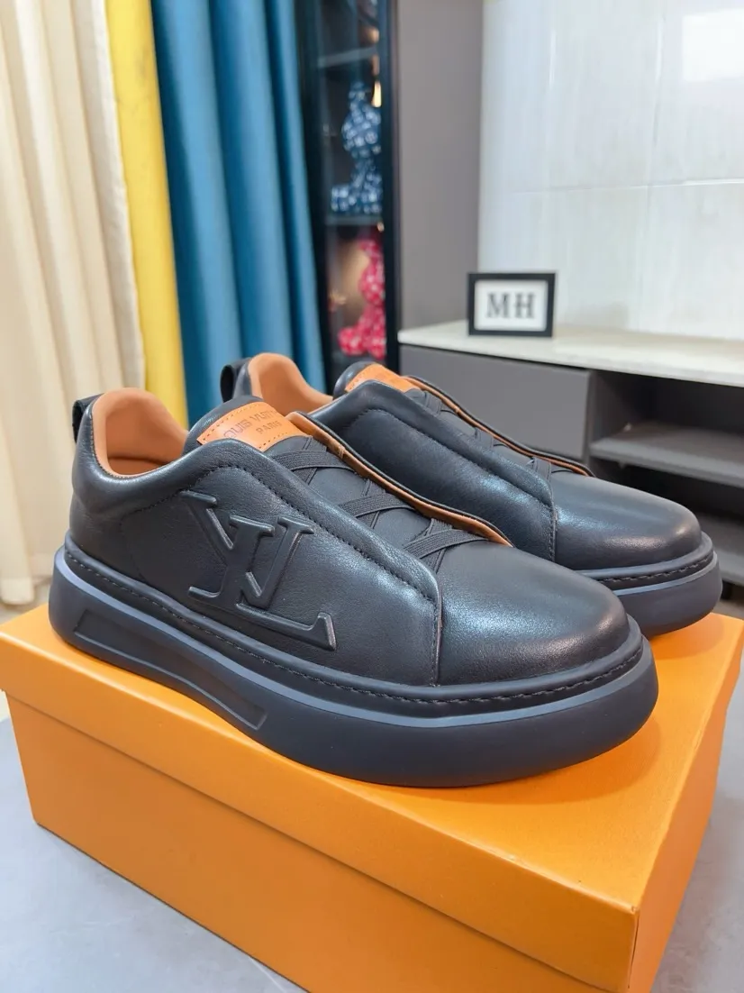 Men's men's shoes 💰480🌸🌸 LV styles are novel and fashionable, and the uppers are made of imported cowhide + LV special materials! Super trendy design! It’s eye-catching! The leather is soft, delicate, shiny and translucent, showing the ultimate hand-made craftsmanship. The leather lining and upper foot are soft, comfortable and breathable! Size: 38-44